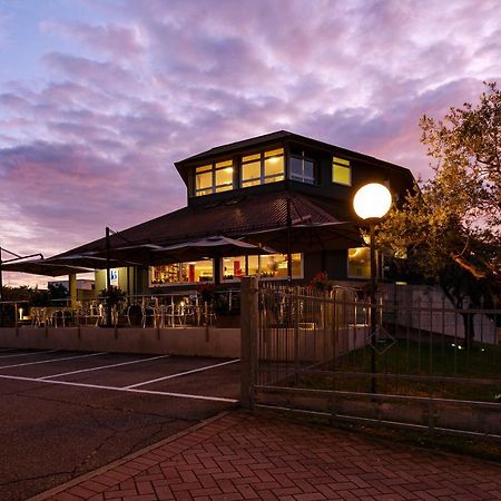 Hotel Oleggio Malpensa Luaran gambar