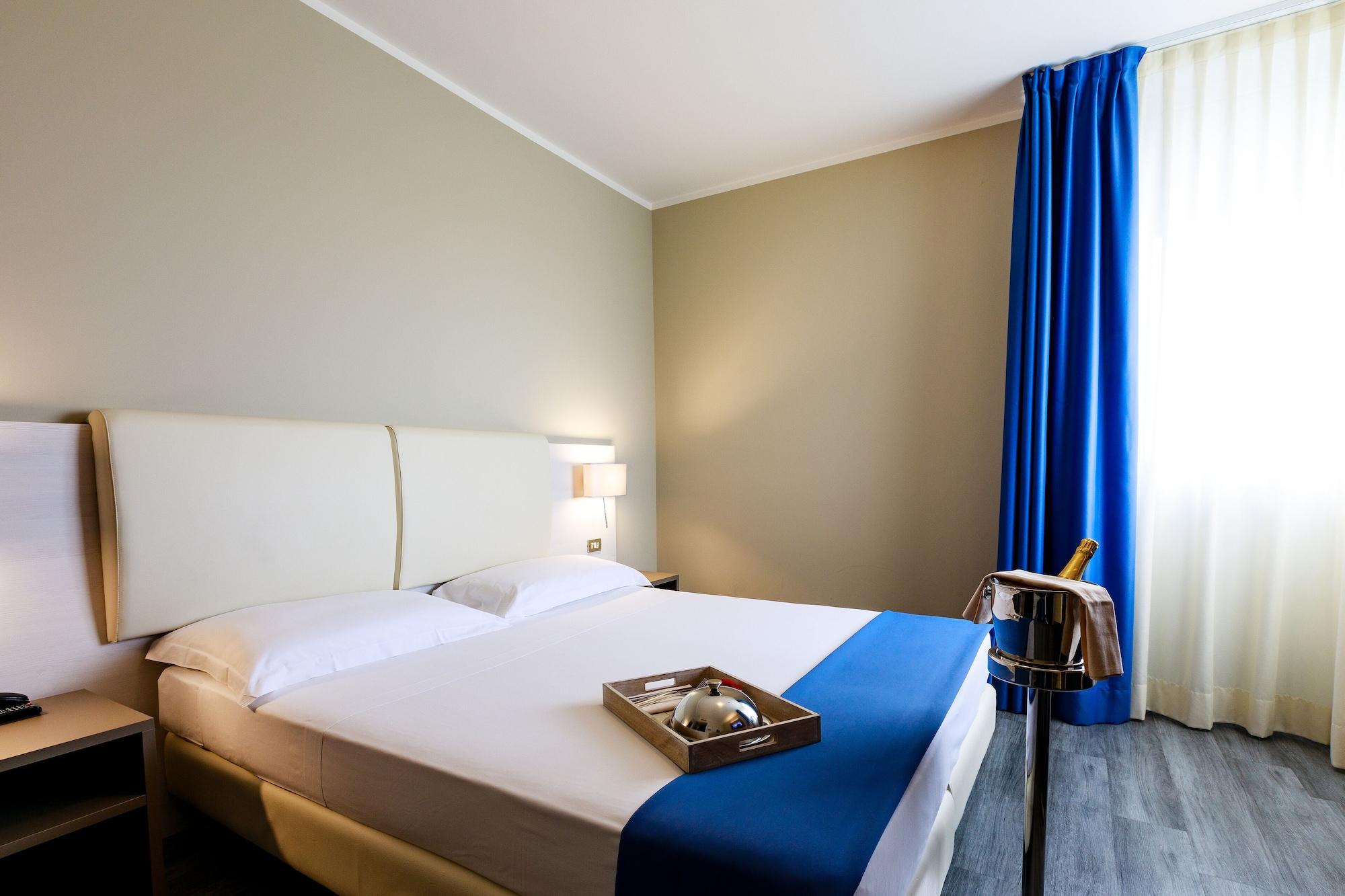 Hotel Oleggio Malpensa Luaran gambar