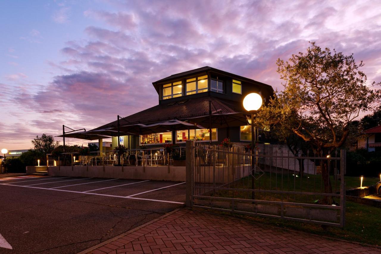 Hotel Oleggio Malpensa Luaran gambar