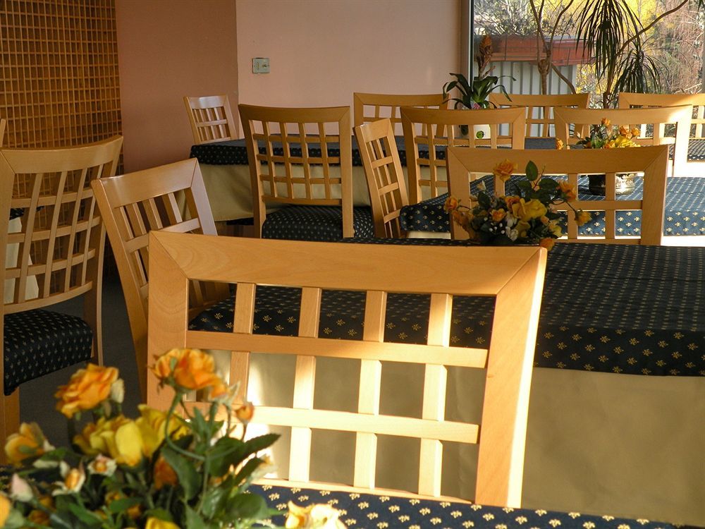 Hotel Oleggio Malpensa Restoran gambar