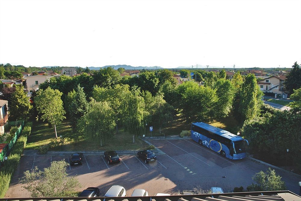 Hotel Oleggio Malpensa Luaran gambar